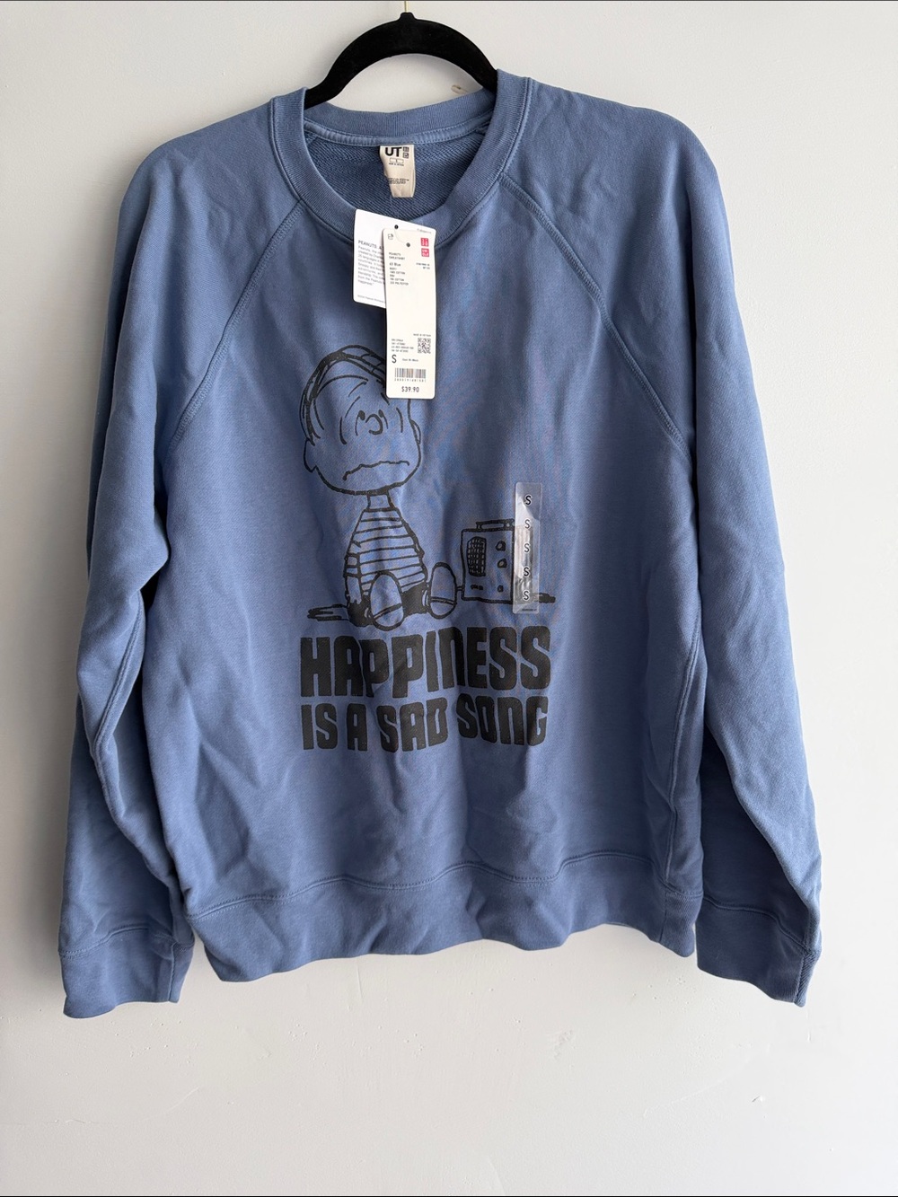 Uniqlo Men’s Blue Peanuts Graphic Crewneck Sweatshirt